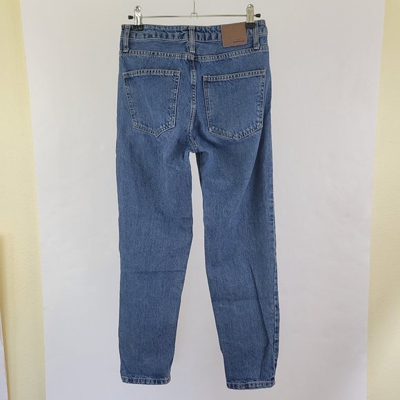 Stradivarius High Rise Button Fly Mom Cropped Jeans, Medium Wash - Picture 5 of 11